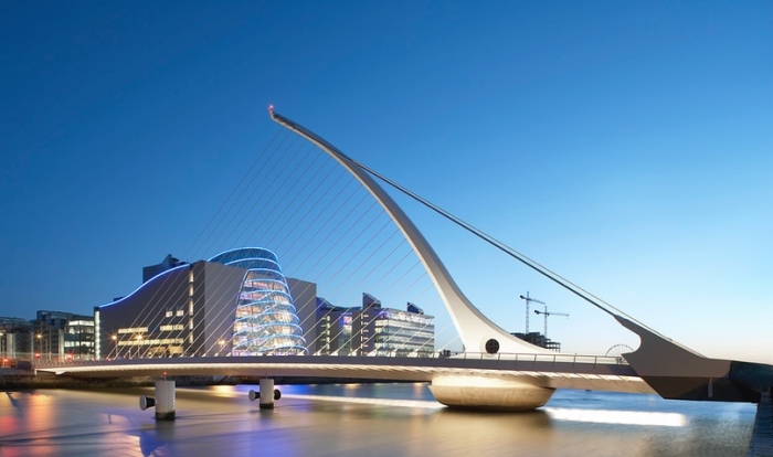 El puente Samuel Beckett en Dublín, Irlanda (2007-2009)