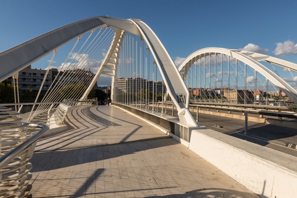 El puente de Bac de Roda, o puente de Calatrava