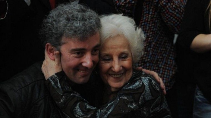 Руководитель «бабушек» Эстелла де Карлотто с внуком Игнасио, которого она нашла в 2014 году